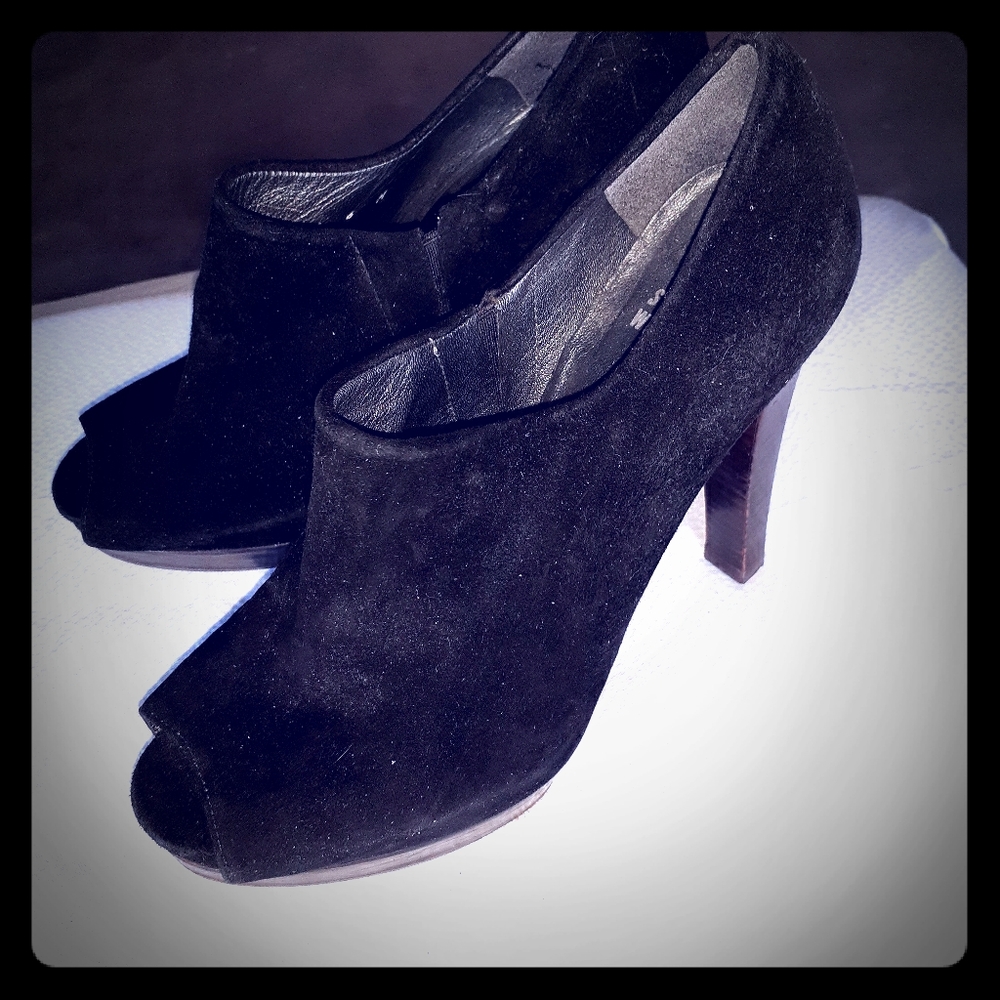 Stuart Weitzman suede heels